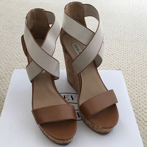 Nude wedge👠perfect accessory for a summer dress!